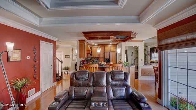 44 Kentucky Way, Freehold, NJ 07728