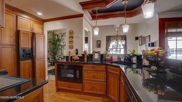 44 Kentucky Way, Freehold, NJ 07728