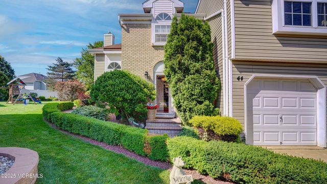 44 Kentucky Way, Freehold, NJ 07728