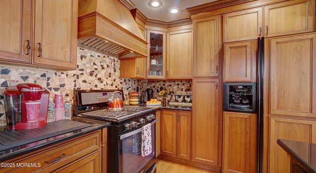 44 Kentucky Way, Freehold, NJ 07728