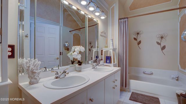 44 Kentucky Way, Freehold, NJ 07728