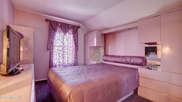 44 Kentucky Way, Freehold, NJ 07728