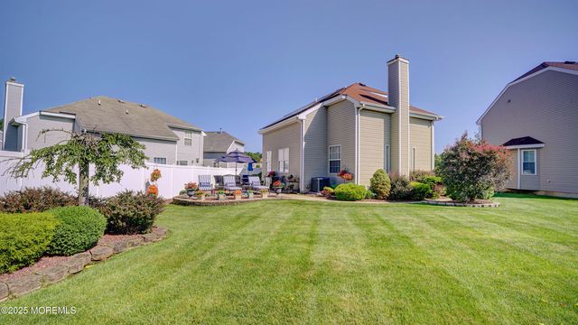 44 Kentucky Way, Freehold, NJ 07728