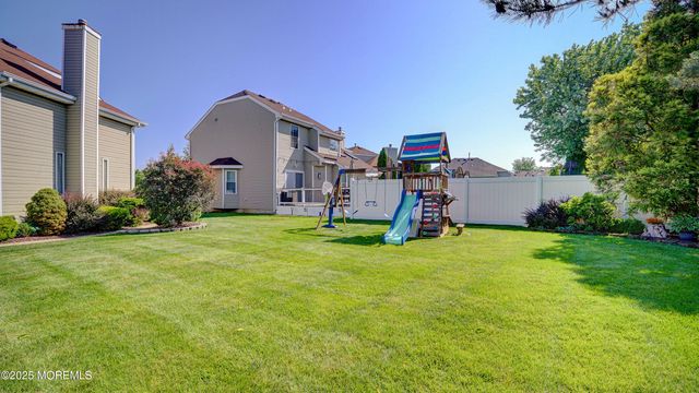 44 Kentucky Way, Freehold, NJ 07728