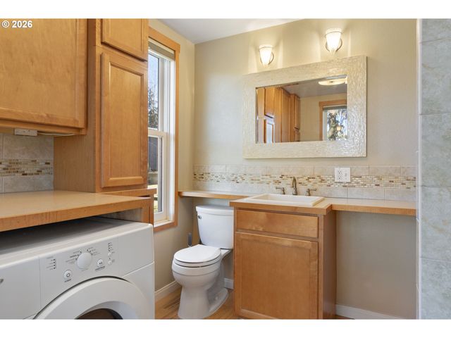 3225 THOMSEN Rd, Hood River, OR 97031