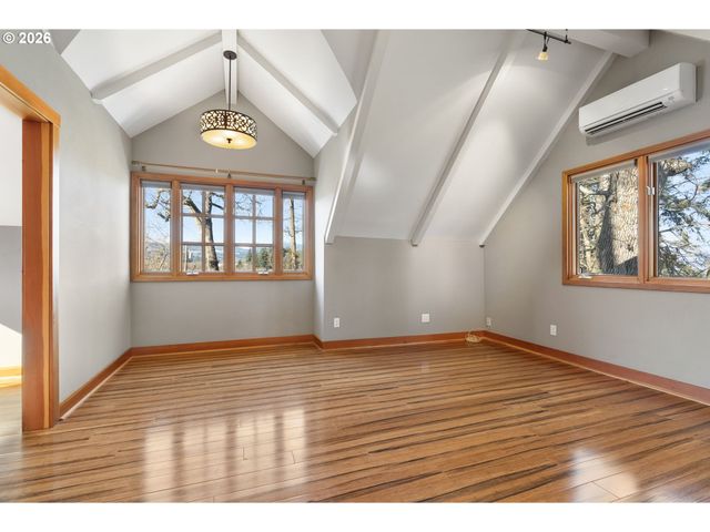 3225 THOMSEN Rd, Hood River, OR 97031