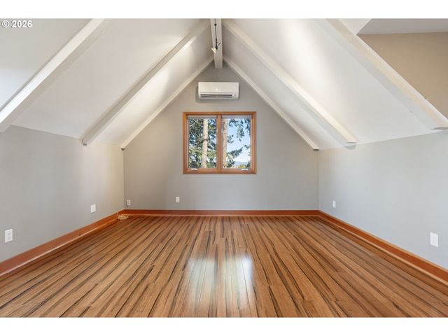 3225 THOMSEN Rd, Hood River, OR 97031