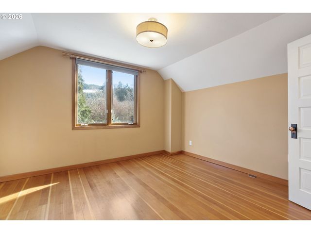 3225 THOMSEN Rd, Hood River, OR 97031