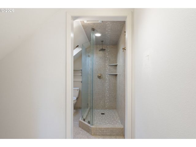 3225 THOMSEN Rd, Hood River, OR 97031