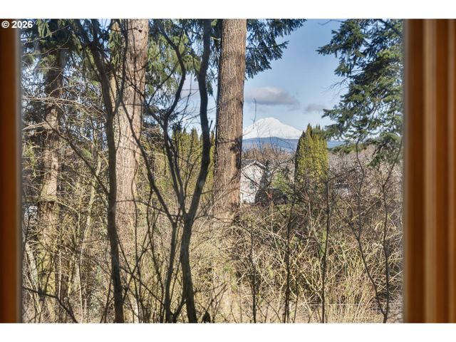 3225 THOMSEN Rd, Hood River, OR 97031