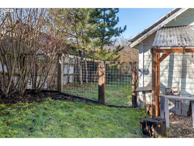 3225 THOMSEN Rd, Hood River, OR 97031