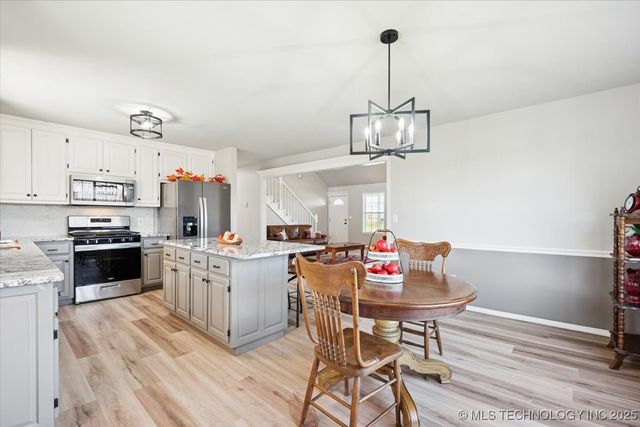 10406 E 126th Street North, Collinsville, OK 74021