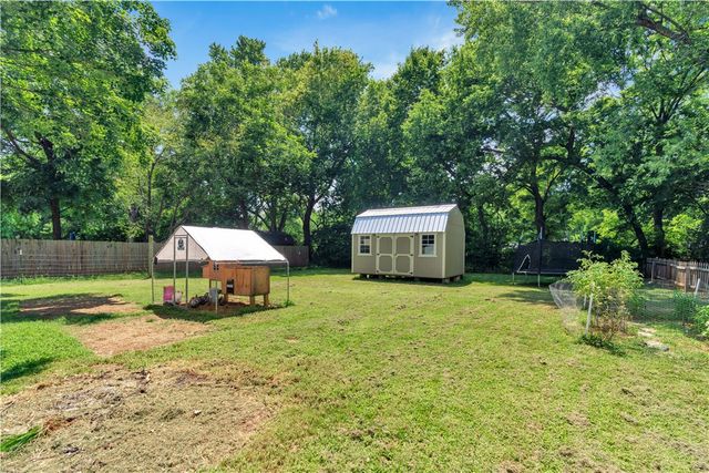 2317 N Woodlark Lane, Fayetteville, AR 72704