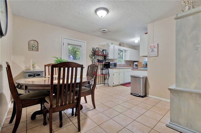 2317 N Woodlark Lane, Fayetteville, AR 72704