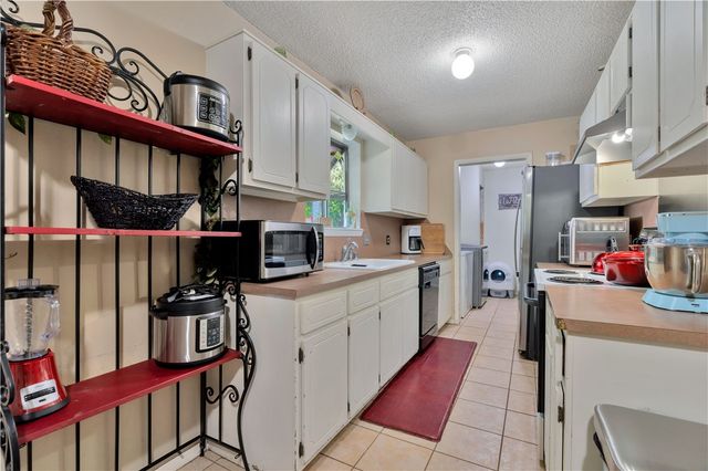 2317 N Woodlark Lane, Fayetteville, AR 72704