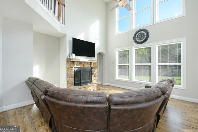 387 Fern Court, Hoschton, GA 30548