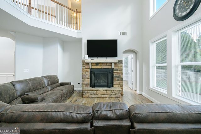 387 Fern Court, Hoschton, GA 30548