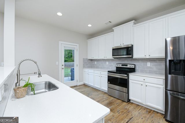 387 Fern Court, Hoschton, GA 30548