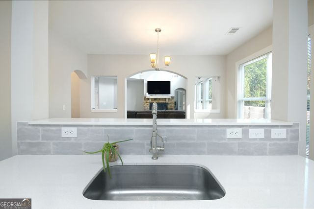 387 Fern Court, Hoschton, GA 30548