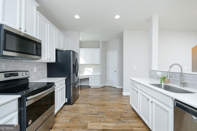 387 Fern Court, Hoschton, GA 30548