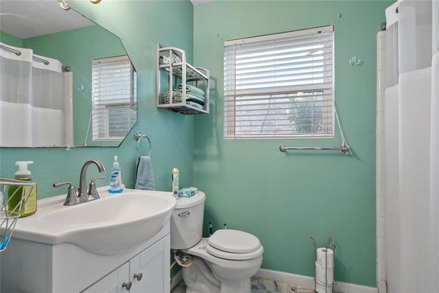 225 Sunset Boulevard, Hewitt, TX 76643