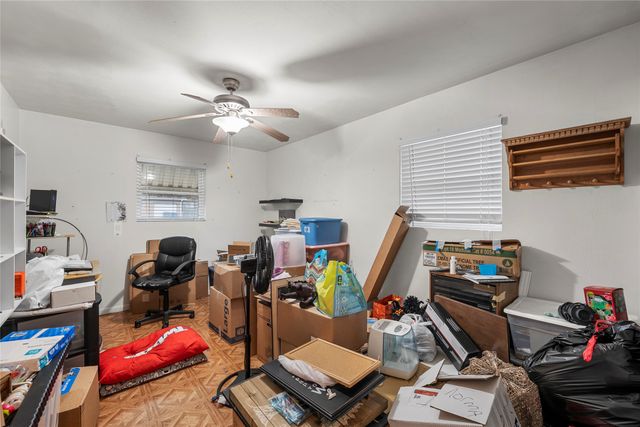 225 Sunset Boulevard, Hewitt, TX 76643