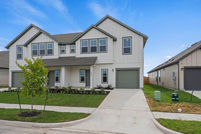 203 Backwood PASS, Taylor, TX 76574