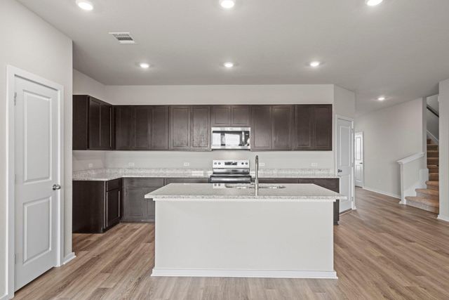 203 Backwood PASS, Taylor, TX 76574