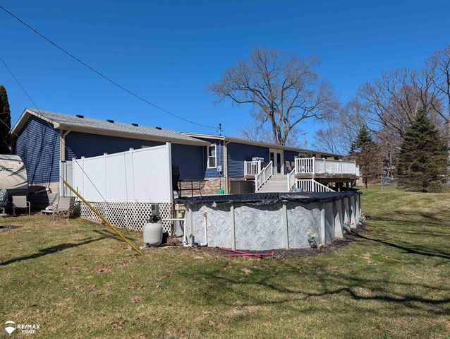 7494 N State Road, Davison, MI 48423