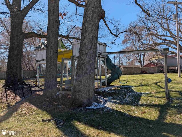 7494 N State Road, Davison, MI 48423