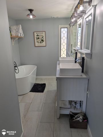 7494 N State Road, Davison, MI 48423