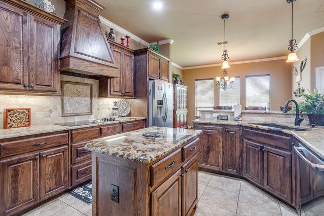 8401 Fullerton Drive, Cleburne, TX 76033