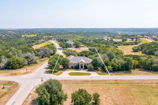 8401 Fullerton Drive, Cleburne, TX 76033
