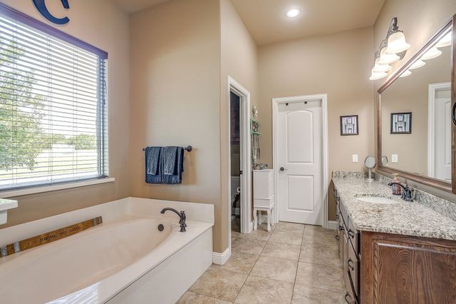 8401 Fullerton Drive, Cleburne, TX 76033