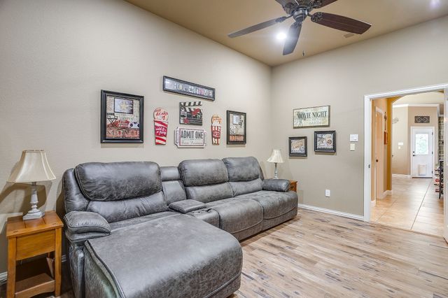 8401 Fullerton Drive, Cleburne, TX 76033