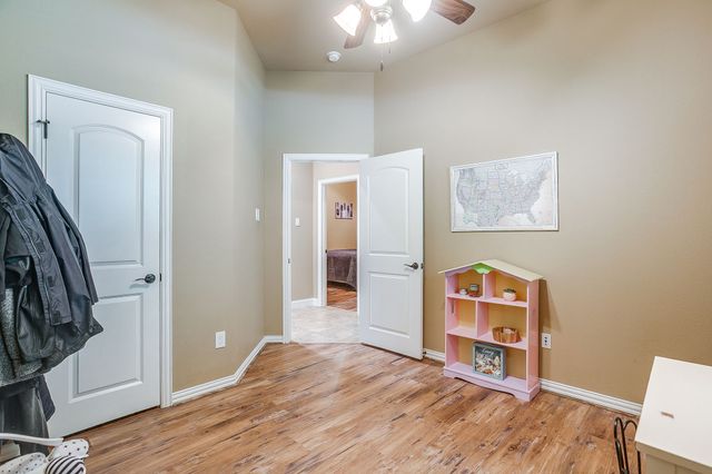 8401 Fullerton Drive, Cleburne, TX 76033