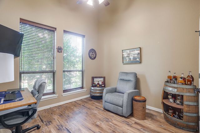8401 Fullerton Drive, Cleburne, TX 76033