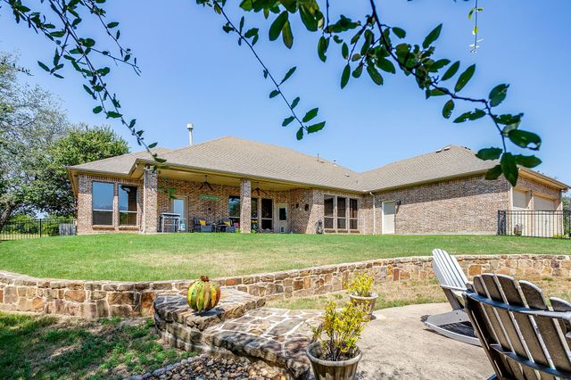 8401 Fullerton Drive, Cleburne, TX 76033
