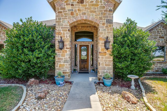 8401 Fullerton Drive, Cleburne, TX 76033