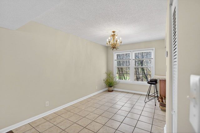 2527 HYDRAULIC RD, Charlottesville, VA 22901