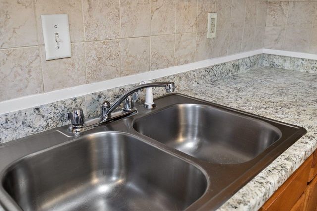 2527 HYDRAULIC RD, Charlottesville, VA 22901