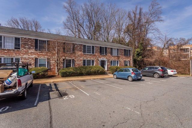 2527 HYDRAULIC RD, Charlottesville, VA 22901