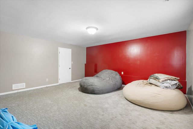 479 FOXFIRE DR, Columbia, MO 65201