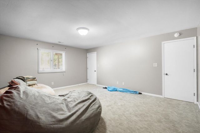 479 FOXFIRE DR, Columbia, MO 65201