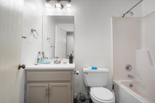 479 FOXFIRE DR, Columbia, MO 65201