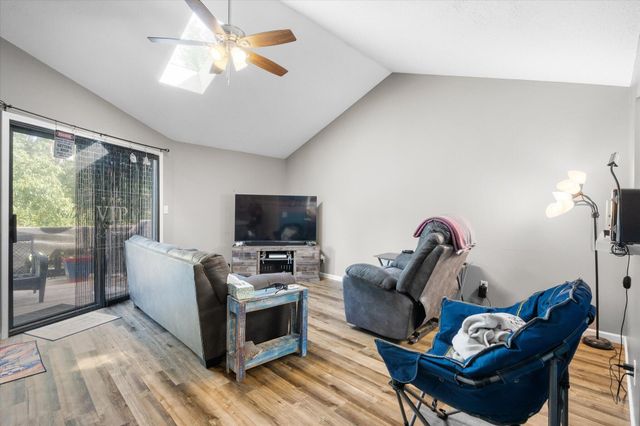 479 FOXFIRE DR, Columbia, MO 65201