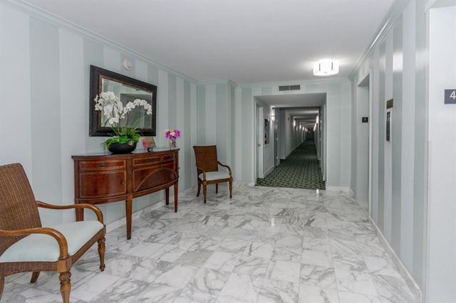 2860 S Ocean Boulevard 301, Palm Beach, FL 33480