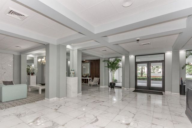 2860 S Ocean Boulevard 301, Palm Beach, FL 33480