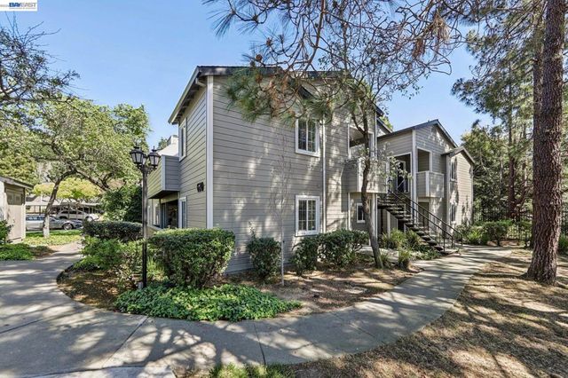 630 Canyon Oaks Drive D, Oakland, CA 94605