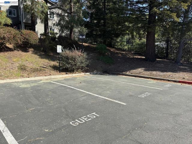 630 Canyon Oaks Drive D, Oakland, CA 94605